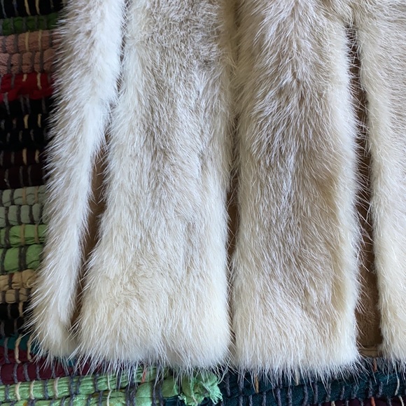 Robinson’s California Vintage Cream and Brown Fur Coat - Picture 9 of 9